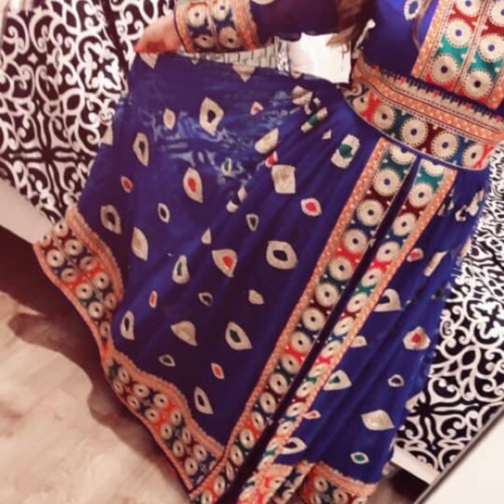 Dress - Picture 3 of 8